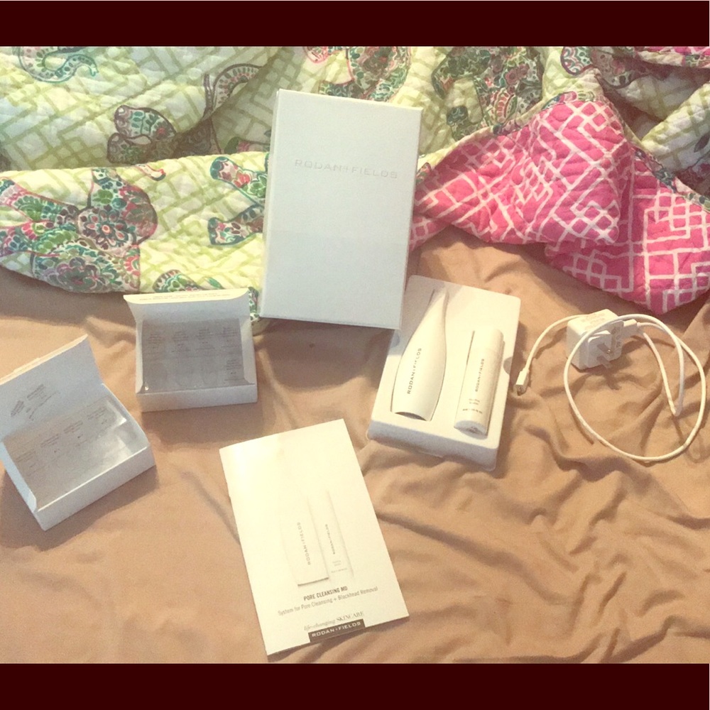 Rodan and Fields pore cleansing tool